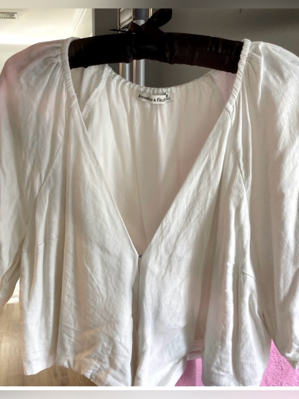 Abercrombie & Fitch White Front Tie Blouse Size M